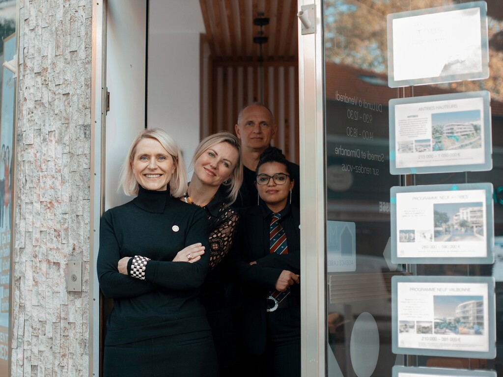 l'équipe de l'agence Hanna Logis