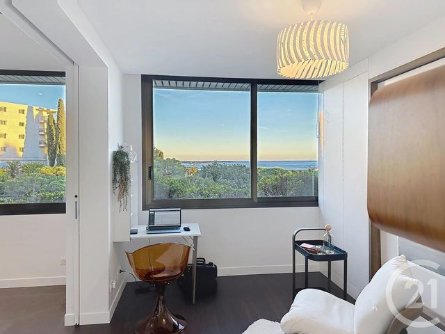 Appartement F4 à vendre - 4 pièces - 132.06 m2 - CANNES - 06 - PROVENCE-ALPES-COTE-D-AZUR - Century 21 Hanna Logis