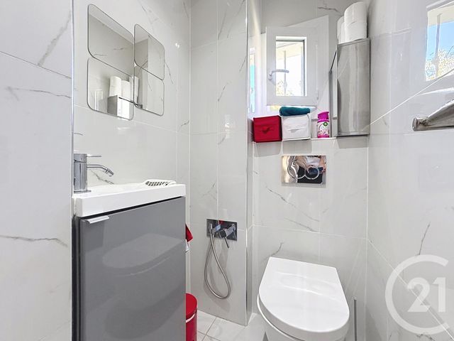 Appartement F3 à vendre - 4 pièces - 76.72 m2 - ANTIBES - 06 - PROVENCE-ALPES-COTE-D-AZUR - Century 21 Hanna Logis