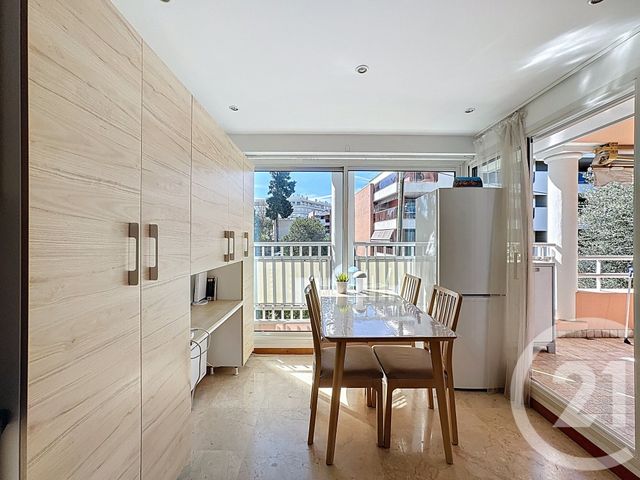 Appartement F3 à vendre - 3 pièces - 76.63 m2 - ANTIBES - 06 - PROVENCE-ALPES-COTE-D-AZUR - Century 21 Hanna Logis
