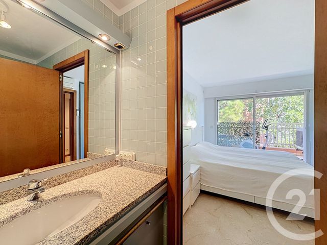 Appartement F3 à vendre - 3 pièces - 76.63 m2 - ANTIBES - 06 - PROVENCE-ALPES-COTE-D-AZUR - Century 21 Hanna Logis
