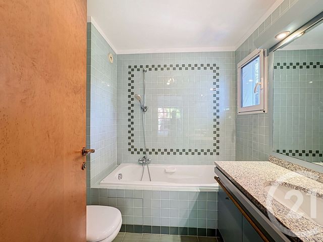 Appartement F3 à vendre - 3 pièces - 76.63 m2 - ANTIBES - 06 - PROVENCE-ALPES-COTE-D-AZUR - Century 21 Hanna Logis