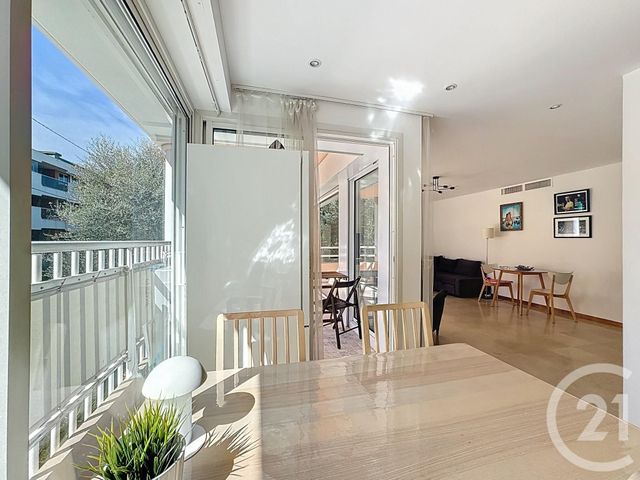 Appartement F3 à vendre - 3 pièces - 76.63 m2 - ANTIBES - 06 - PROVENCE-ALPES-COTE-D-AZUR - Century 21 Hanna Logis