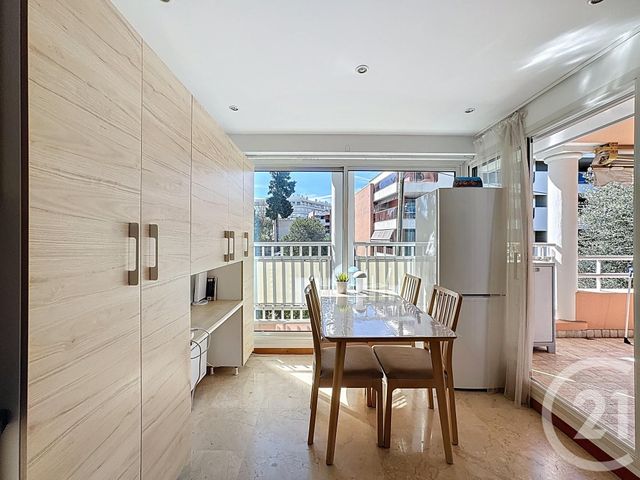 Appartement F3 à vendre - 3 pièces - 76.63 m2 - ANTIBES - 06 - PROVENCE-ALPES-COTE-D-AZUR - Century 21 Hanna Logis
