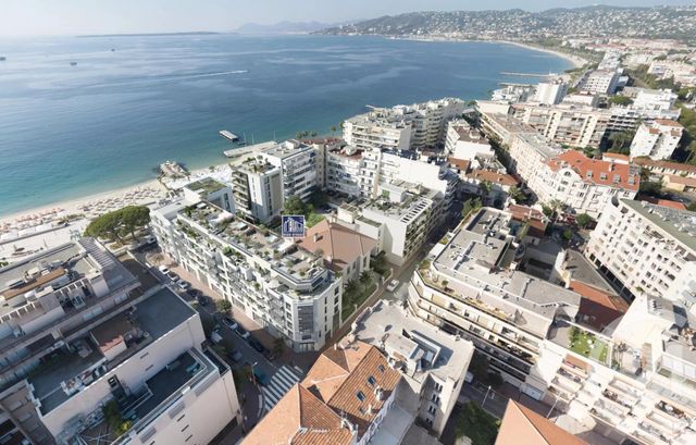 Appartement F3 à vendre - 3 pièces - 64.09 m2 - JUAN LES PINS - 06 - PROVENCE-ALPES-COTE-D-AZUR - Century 21 Hanna Logis