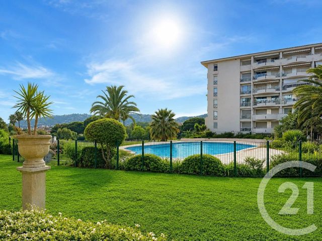 Appartement F4 à vendre - 5 pièces - 101.87 m2 - ANTIBES - 06 - PROVENCE-ALPES-COTE-D-AZUR - Century 21 Hanna Logis