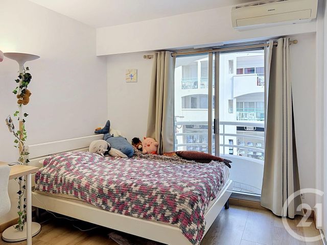 Appartement F4 à vendre - 5 pièces - 101.87 m2 - ANTIBES - 06 - PROVENCE-ALPES-COTE-D-AZUR - Century 21 Hanna Logis