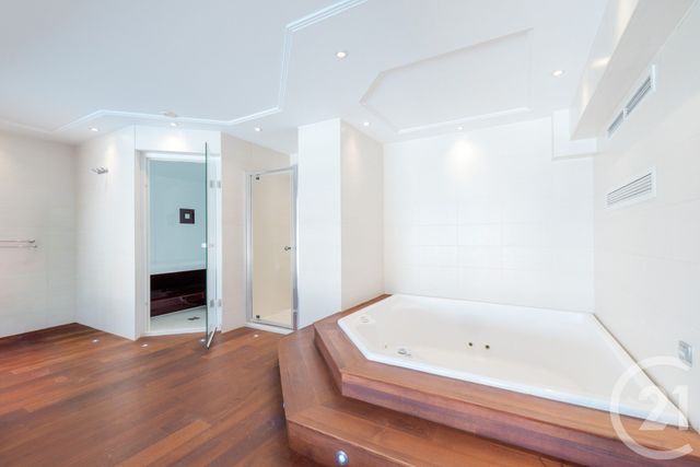 maison à vendre - 7 pièces - 280.7 m2 - MANDELIEU LA NAPOULE - 06 - PROVENCE-ALPES-COTE-D-AZUR - Century 21 Hanna Logis