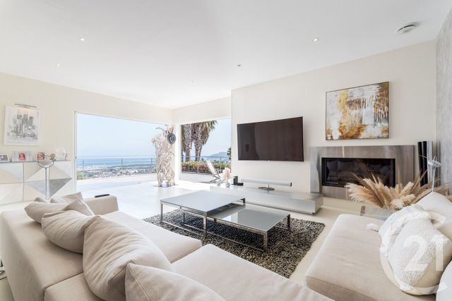 maison à vendre - 7 pièces - 280.7 m2 - MANDELIEU LA NAPOULE - 06 - PROVENCE-ALPES-COTE-D-AZUR - Century 21 Hanna Logis