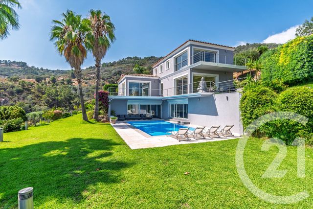 maison à vendre - 7 pièces - 280.7 m2 - MANDELIEU LA NAPOULE - 06 - PROVENCE-ALPES-COTE-D-AZUR - Century 21 Hanna Logis