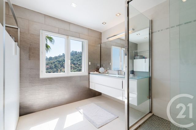 maison à vendre - 7 pièces - 280.7 m2 - MANDELIEU LA NAPOULE - 06 - PROVENCE-ALPES-COTE-D-AZUR - Century 21 Hanna Logis