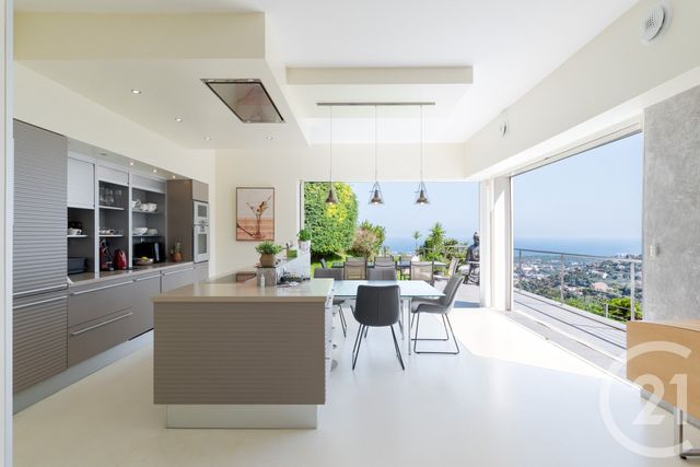 maison à vendre - 7 pièces - 280.7 m2 - MANDELIEU LA NAPOULE - 06 - PROVENCE-ALPES-COTE-D-AZUR - Century 21 Hanna Logis