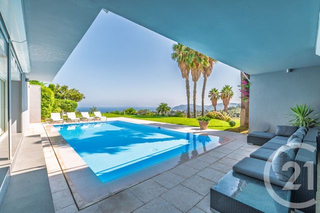maison à vendre - 7 pièces - 280.7 m2 - MANDELIEU LA NAPOULE - 06 - PROVENCE-ALPES-COTE-D-AZUR - Century 21 Hanna Logis