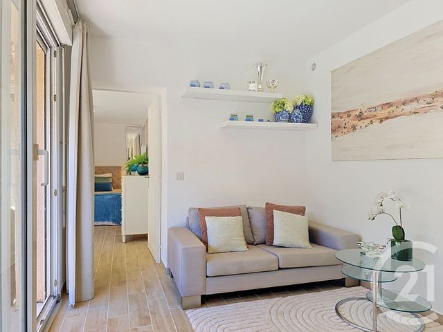 Appartement F2 bis à vendre - 3 pièces - 40.09 m2 - LE GOLFE JUAN - 06 - PROVENCE-ALPES-COTE-D-AZUR - Century 21 Hanna Logis