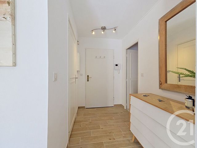 Appartement F2 bis à vendre - 3 pièces - 40.09 m2 - LE GOLFE JUAN - 06 - PROVENCE-ALPES-COTE-D-AZUR - Century 21 Hanna Logis