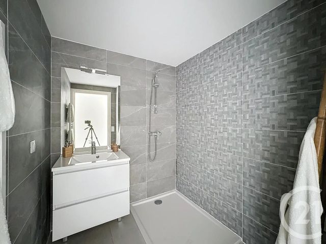 Appartement F4 à vendre - 4 pièces - 90.52 m2 - JUAN LES PINS - 06 - PROVENCE-ALPES-COTE-D-AZUR - Century 21 Hanna Logis