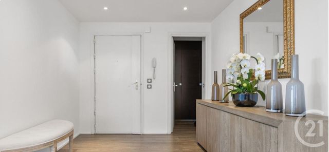 Appartement F5 à vendre - 5 pièces - 181.23 m2 - LE GOLFE JUAN - 06 - PROVENCE-ALPES-COTE-D-AZUR - Century 21 Hanna Logis