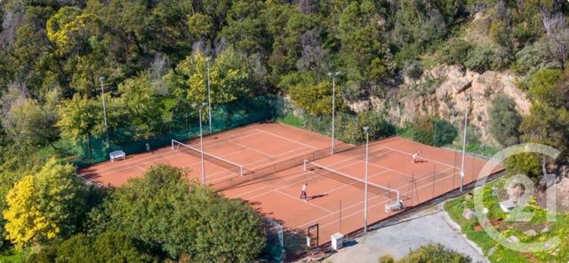 Appartement F5 à vendre - 5 pièces - 181.23 m2 - LE GOLFE JUAN - 06 - PROVENCE-ALPES-COTE-D-AZUR - Century 21 Hanna Logis