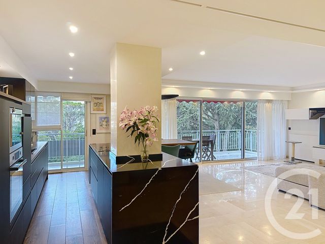 Appartement F4 à vendre - 4 pièces - 110.0 m2 - CANNES - 06 - PROVENCE-ALPES-COTE-D-AZUR - Century 21 Hanna Logis