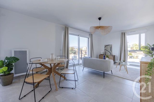 Appartement F4 à vendre - 4 pièces - 95.1 m2 - ANTIBES - 06 - PROVENCE-ALPES-COTE-D-AZUR - Century 21 Hanna Logis