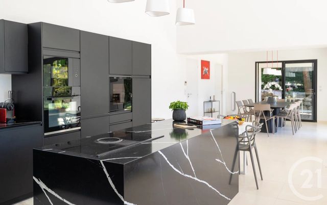 maison à vendre - 6 pièces - 225.87 m2 - ROQUEFORT LES PINS - 06 - PROVENCE-ALPES-COTE-D-AZUR - Century 21 Hanna Logis